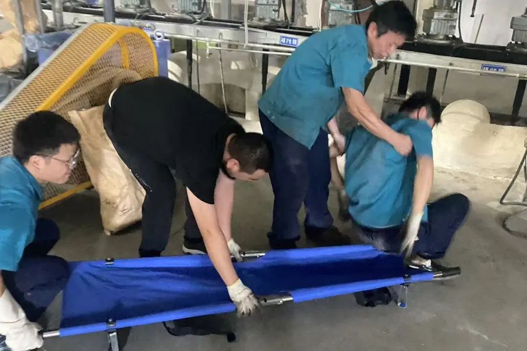 פוליאסטר צ'אנגשו מבצע תרגיל הצלת חירום למכת חום הנגרמת על ידי טמפרטורה גבוהה
